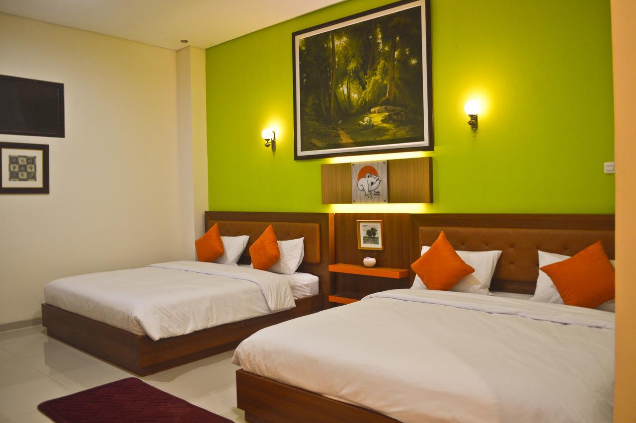 The Cabin Tanjung Hotel Вонособо Экстерьер фото
