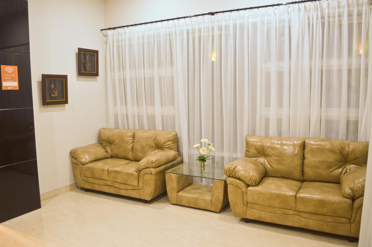 The Cabin Tanjung Hotel Вонособо Экстерьер фото