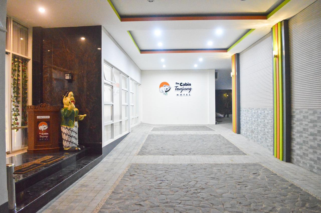 The Cabin Tanjung Hotel Вонособо Экстерьер фото